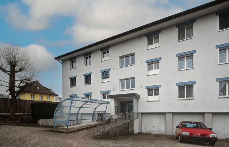Moderne 3-Zimmer-Wohnung mit grossem Balkon (2)