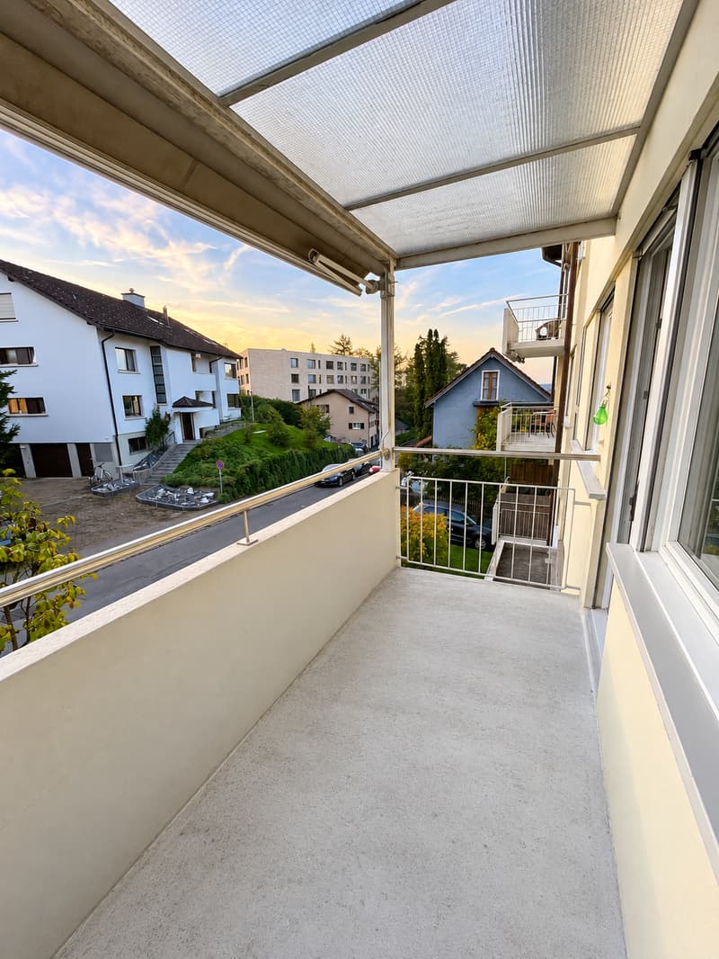 moderne, grosszügige 2.5-Zimmer-Wohnung mit Balkon an ruhiger Lage (6)
