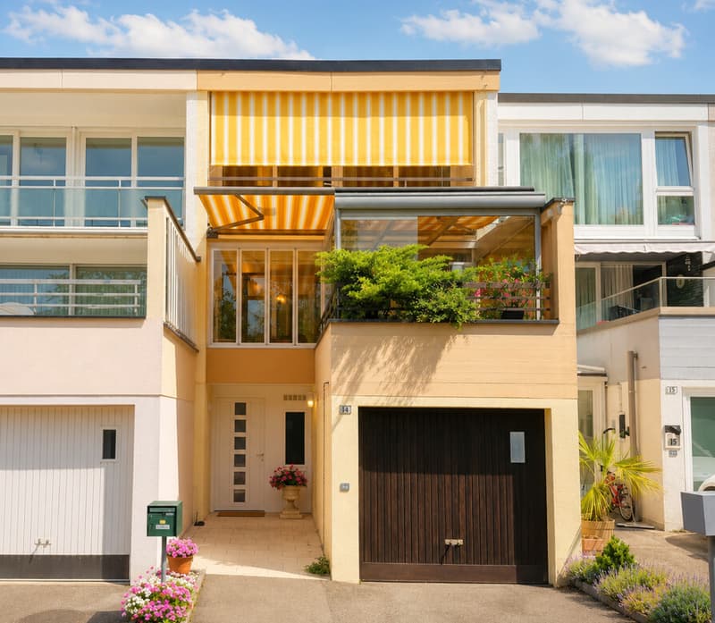 Charming semi-detached house with sunny garden (1)