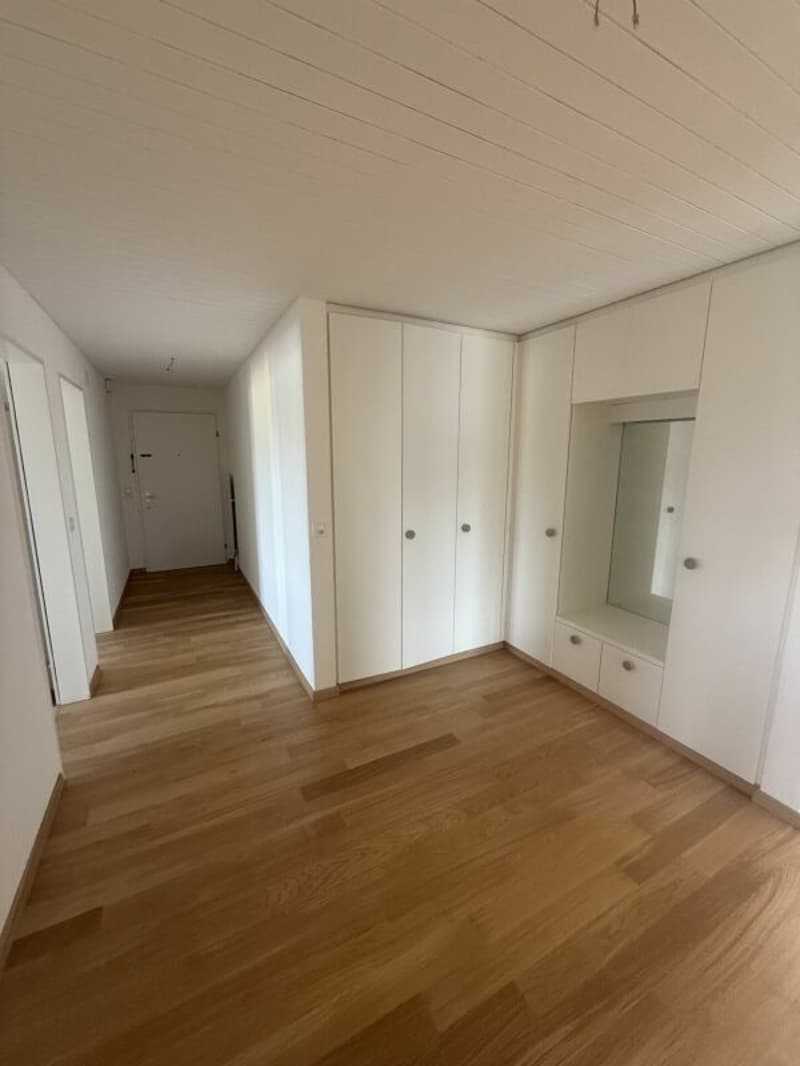 Appartement mansardé lumineux avec deux balcons (5)
