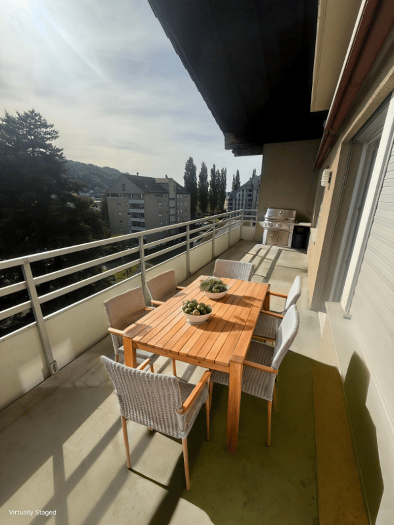Appartement mansardé lumineux avec deux balcons (8)