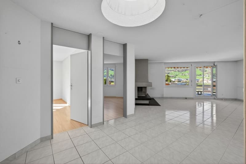 Great potential, bright rooms and two terraces (6)