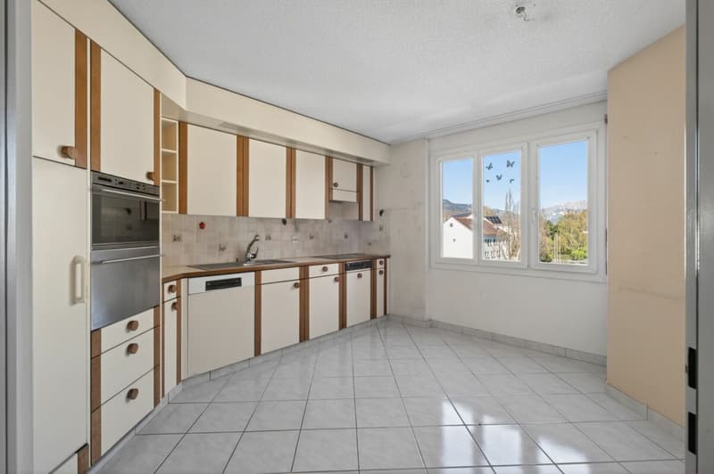 Great potential, bright rooms and two terraces (10)