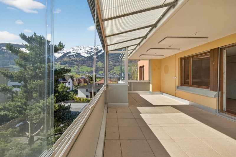 Great potential, bright rooms and two terraces (14)