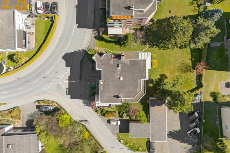 Great potential, bright rooms and two terraces (21)