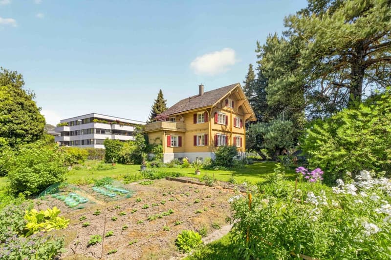 Charming old building for development or renovation (18)