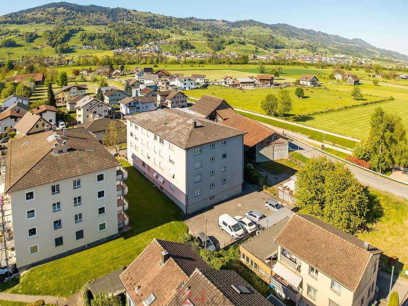 Well-maintained 3.5-room apartment with a far-reaching view and evening sun in Siebnen (2)