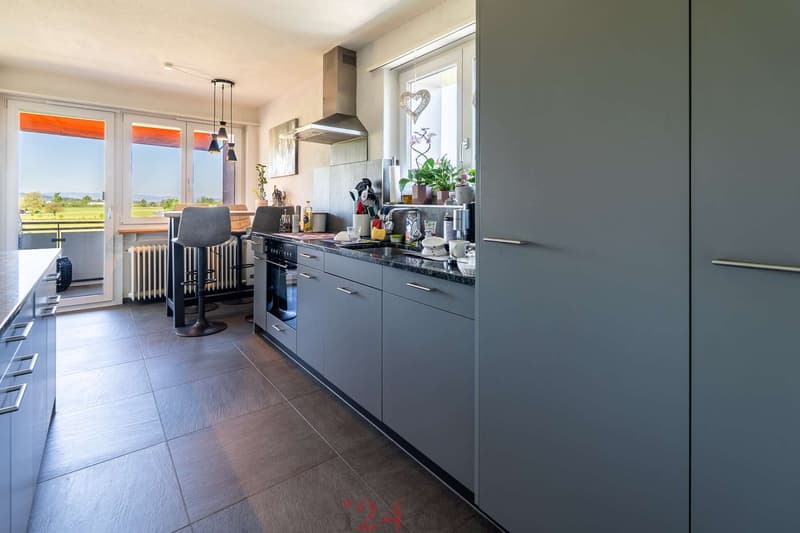 Well-maintained 3.5-room apartment with a far-reaching view and evening sun in Siebnen (8)