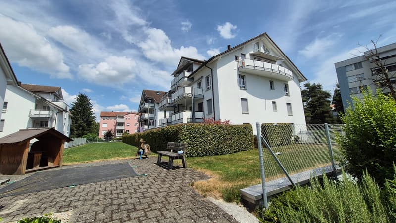 Zentral und ruhig gelegene 4.5-Zimmer-Wohnung in Baar-Inwil (1)