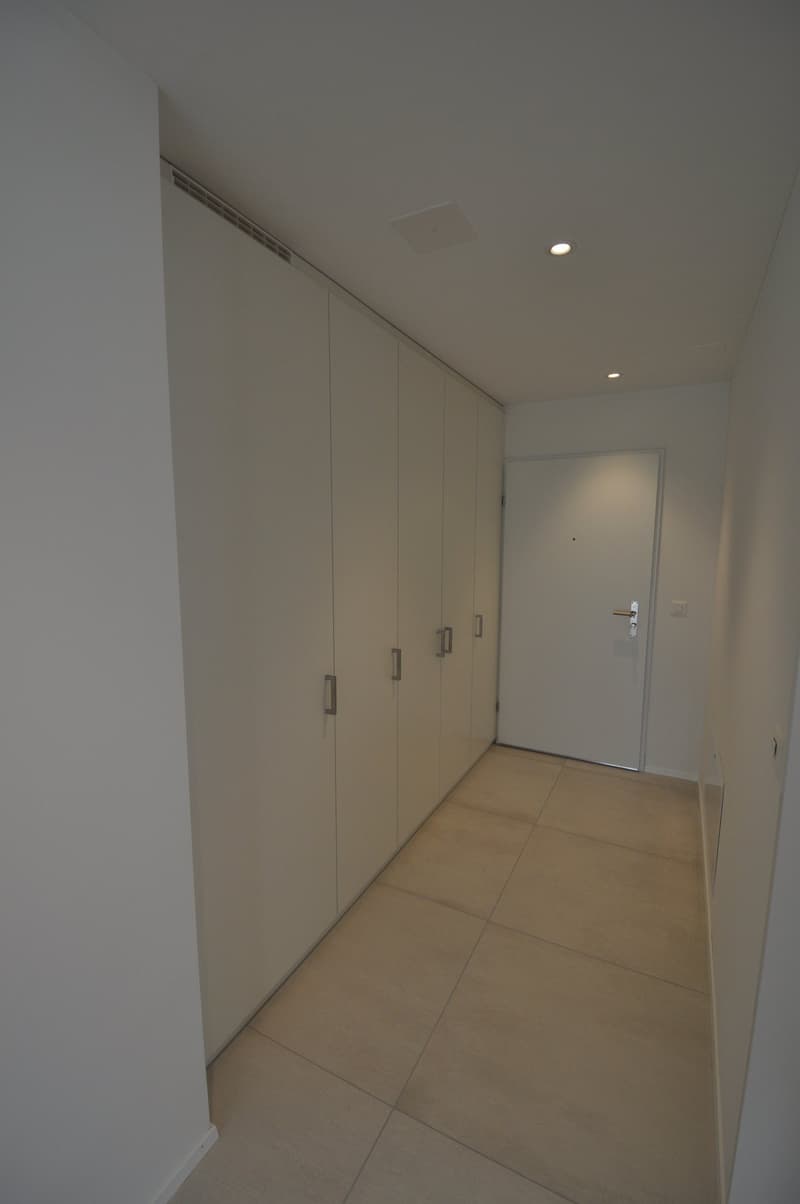 Helle und moderne 2.5-Zimmerwohnung mit Gartensitzplatz (5)