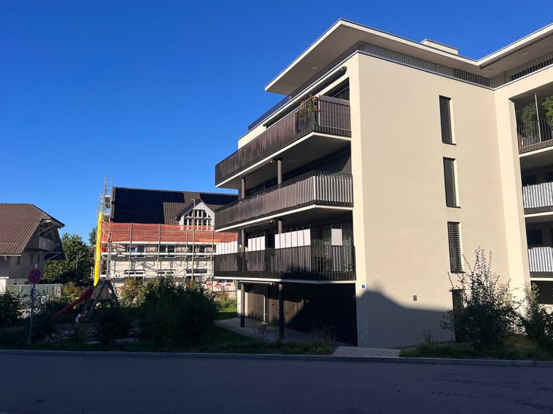 Moderne 2.5-Zimmer-Gartenwohnung mit grosszügigem Sitzplatz in Zwillikon (7)