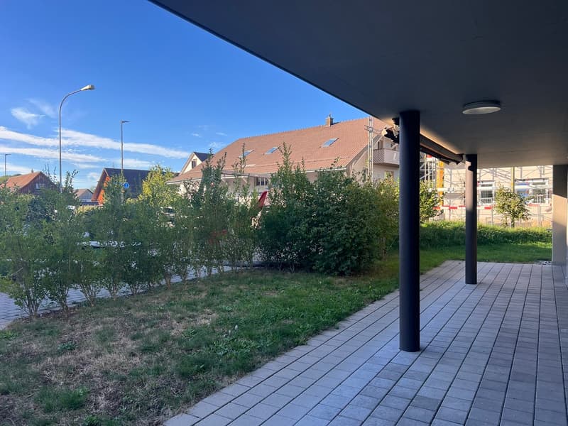 Moderne 2.5-Zimmer-Gartenwohnung mit grosszügigem Sitzplatz in Zwillikon (6)