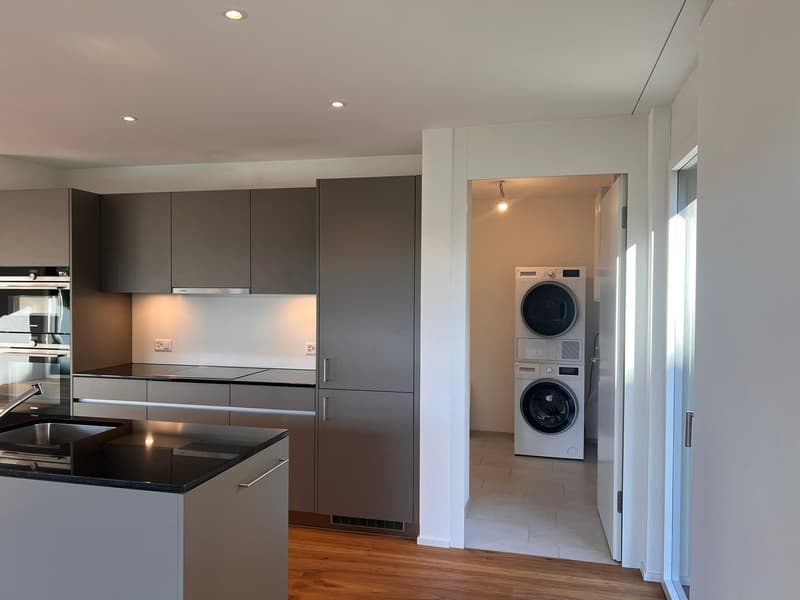 Moderne 2.5-Zimmer-Gartenwohnung mit grosszügigem Sitzplatz in Zwillikon (3)