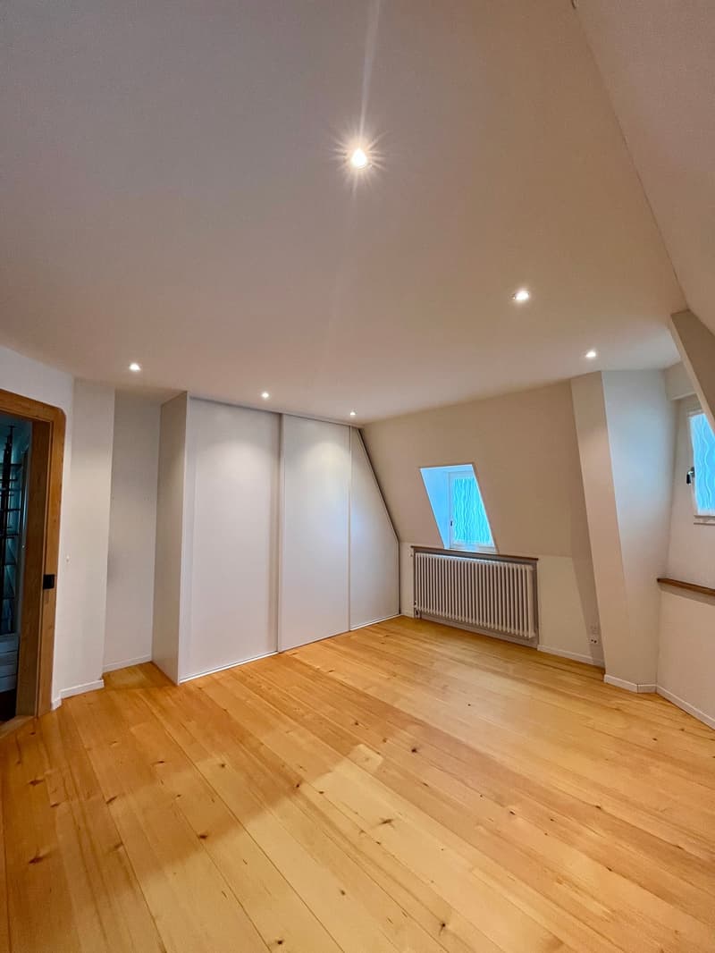 8.5-Zimmer-Maisonettewohnung mit Altbaucharme, grosser Terrasse und Garten in Hausen am Albis (16)