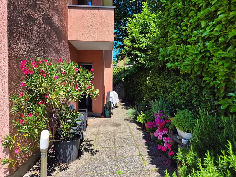 La Dolce Vita a Lugano: Elegante Residenza con Piscina a Cureggia (3)