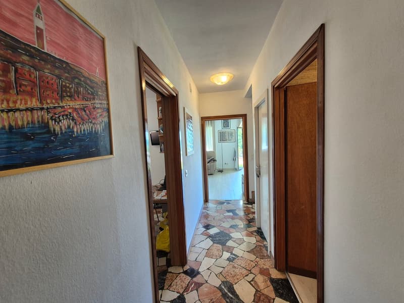 La Dolce Vita a Lugano: Elegante Residenza con Piscina a Cureggia (10)