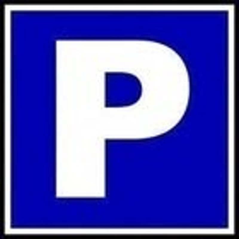 Parking extérieur à Sulgen (1)
