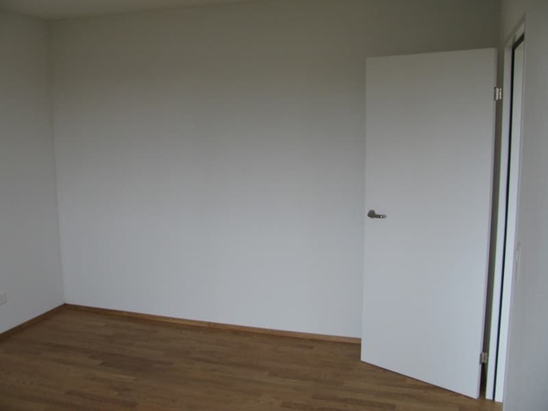 Appartamento moderno di 2,5 locali in posizione ottimale a Glattbrugg (7)