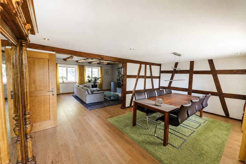 Charmantes 4.5-Zimmer-Einfamilienhaus mit Garten, Teich und idyllischem Sitzplatz (4)