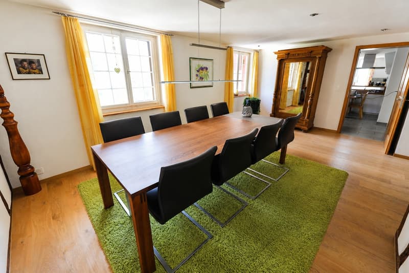 Charmantes 4.5-Zimmer-Einfamilienhaus mit Garten, Teich und idyllischem Sitzplatz (5)