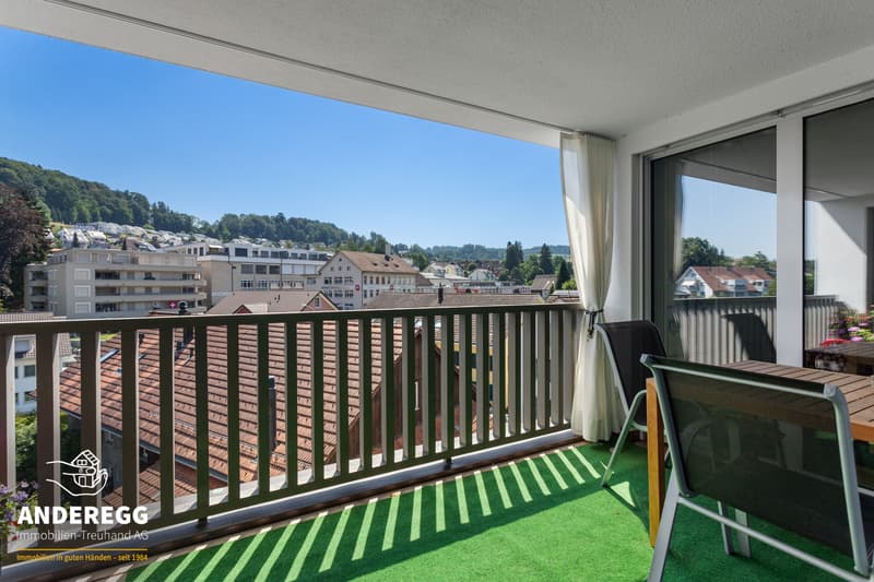Newly valued attic apartment with loggia, central living in Weisslingen (3)