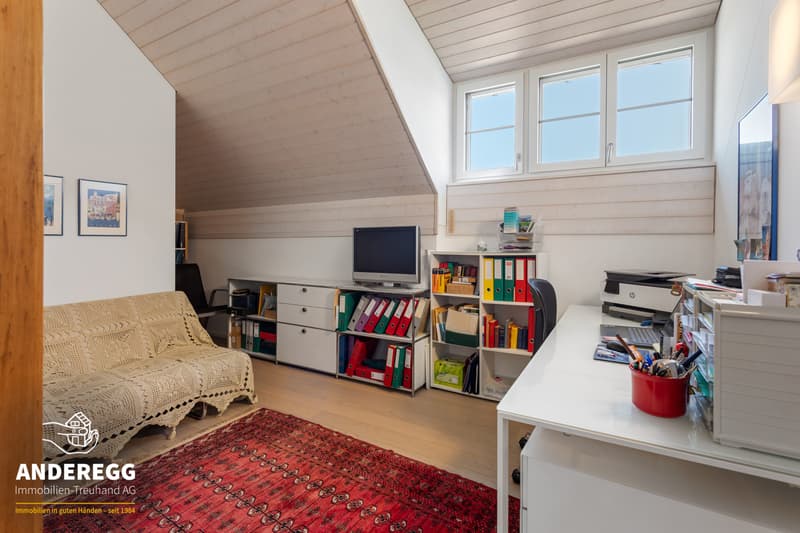 Newly valued attic apartment with loggia, central living in Weisslingen (9)