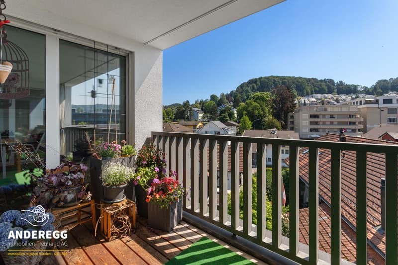 Newly valued attic apartment with loggia, central living in Weisslingen (4)