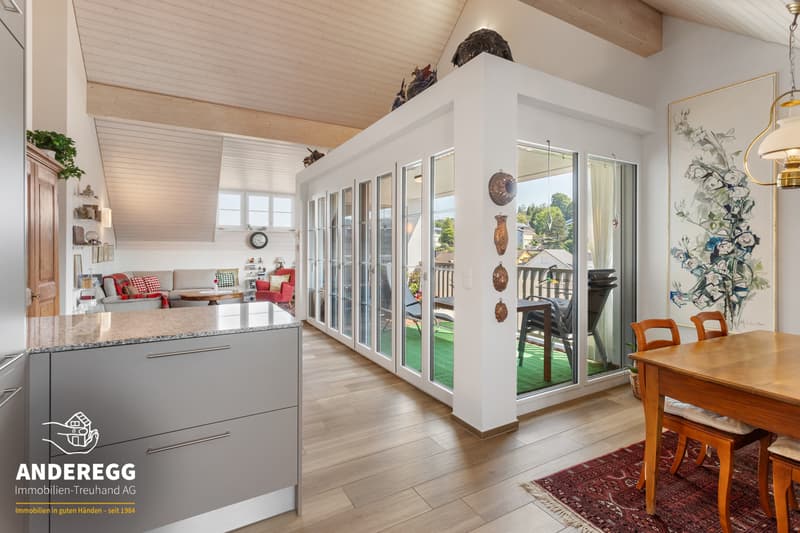 Newly valued attic apartment with loggia, central living in Weisslingen (2)