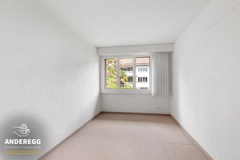 4.5-Zi.-Wohnung im OG mit vielseitigem Mehrzweckraum im DG und Garage (9)