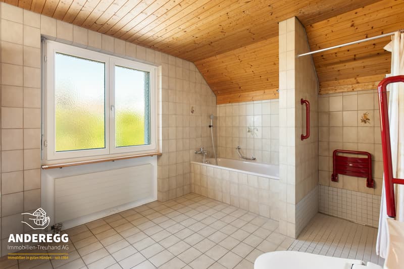 Freistehendes 5.5-Zi.-Einfamilienhaus auf 832 m2 Grundstück (11)