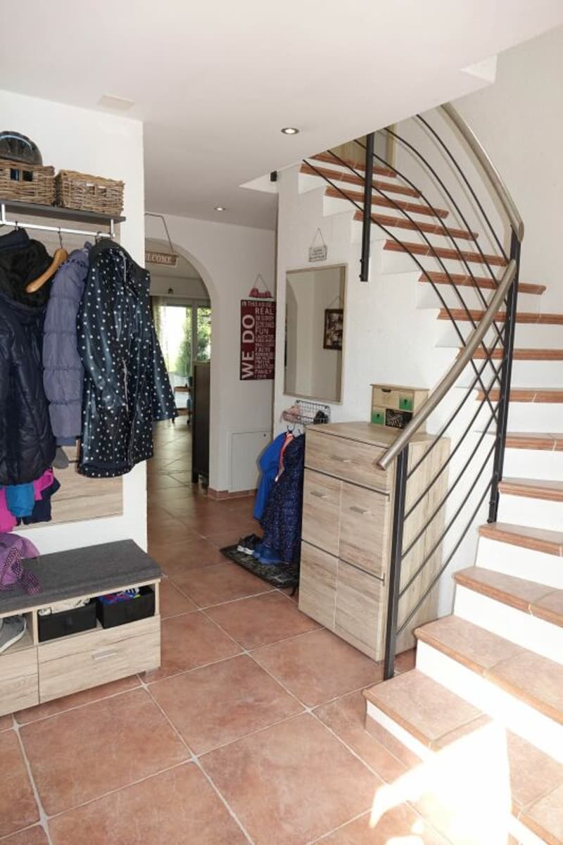 Casa unifamiliare di 5,5 locali con grande giardino in posizione fiscale vantaggiosa (8)