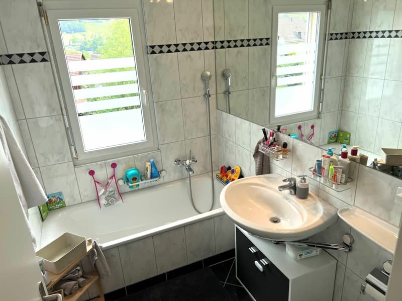 sonnige, grosszügige 4.5-Zimmerwohnung (7)