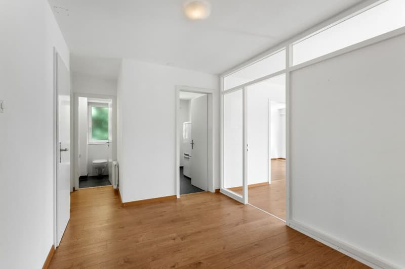 Preiswerte 4.5-Zimmerwohnung - ruhig gelegen und im Grünen (7)