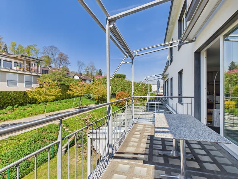 Wohnen mit Stil & Weitsicht in Maur ZH am Greifensee (9)