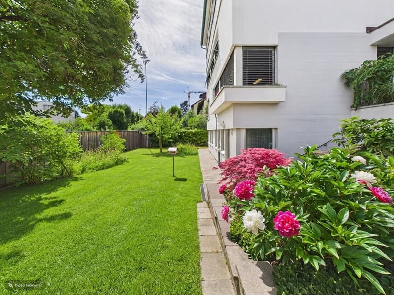 Spacious single-family house with lake view in the sought-after Bergli quarter (13)