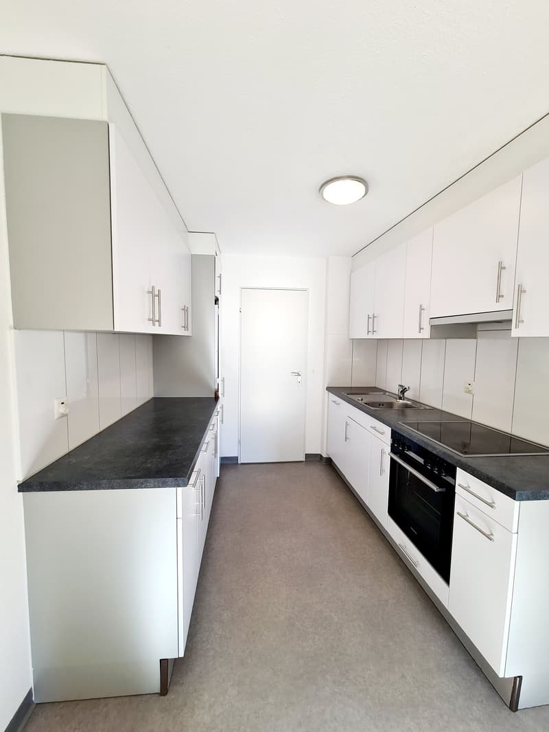 Spacious 3.5 room apartment with balcony (1)