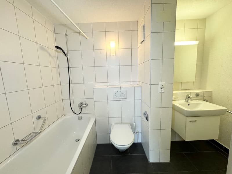 Ampio appartamento di 5.5 locali con balcone a St. Gallen (10)