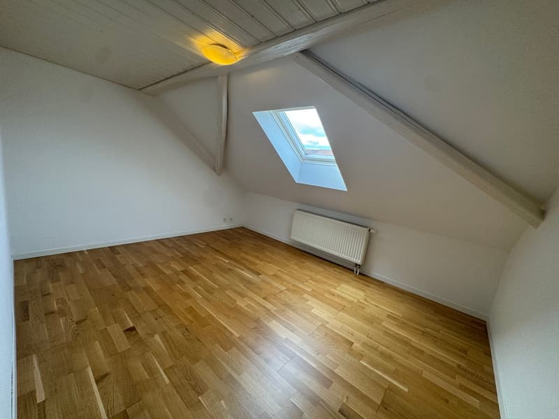 Charmante 4.5-Zimmer-Dachwohnung in Sommeri (6)