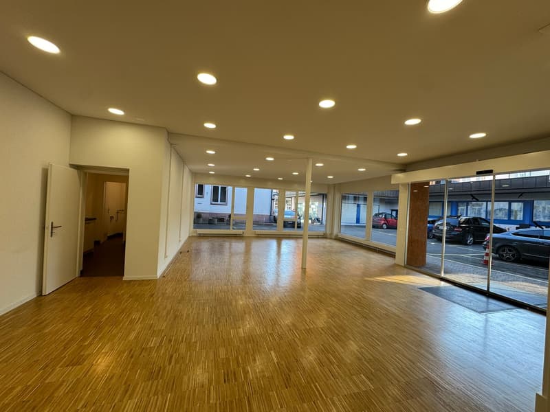 Espace commercial attractif dans un emplacement central à Arbon (3)