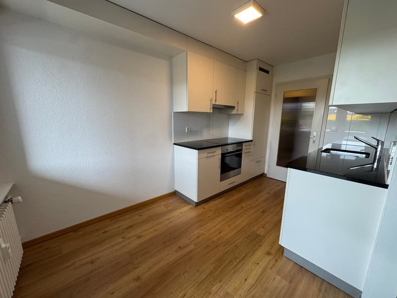 Family-friendly 4.5-room apartment with balcony in Egnach (3)
