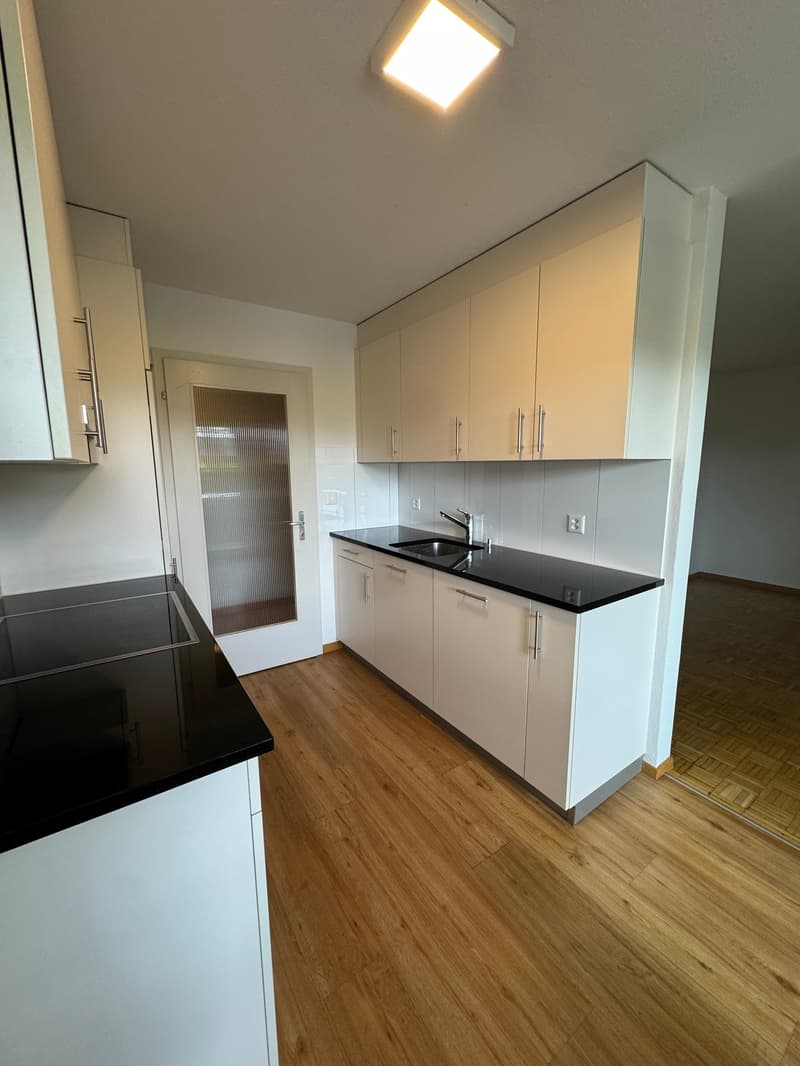 Family-friendly 4.5-room apartment with balcony in Egnach (4)