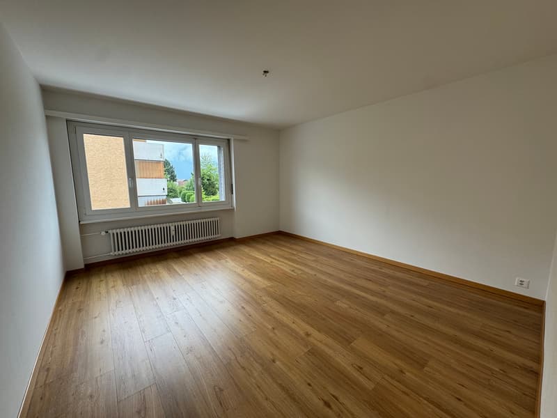 Family-friendly 4.5-room apartment with balcony in Egnach (6)