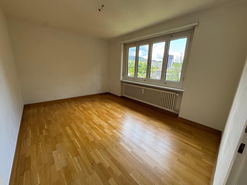 4-Bedroom Apartment with Balcony in St. Gallen (3)
