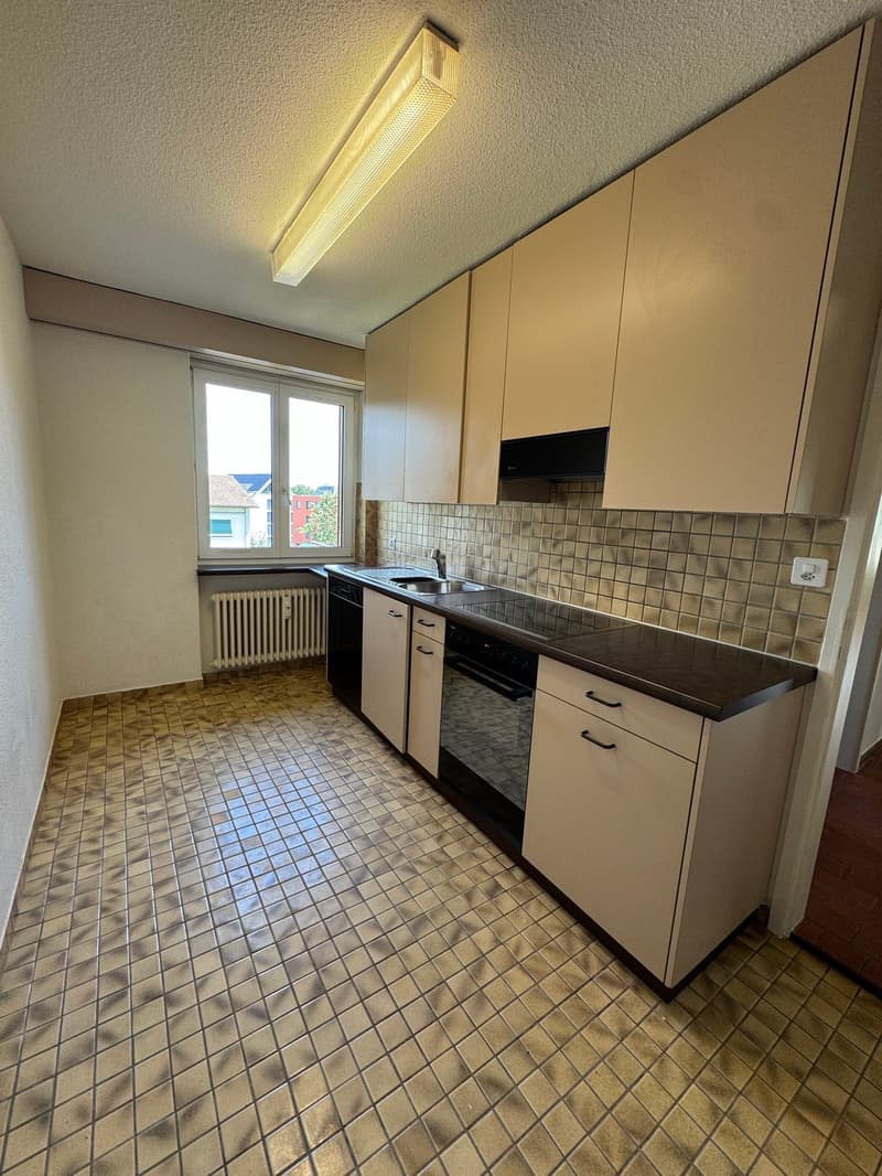4-Bedroom Apartment with Balcony in St. Gallen (5)
