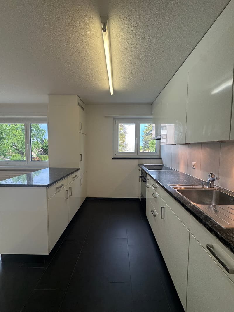 Cozy 2.5-room apartment with balcony in Wittenbach (2)