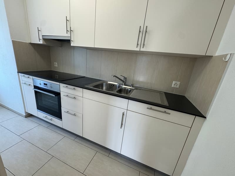 4 bedroom apartment with balcony in quiet location (4)