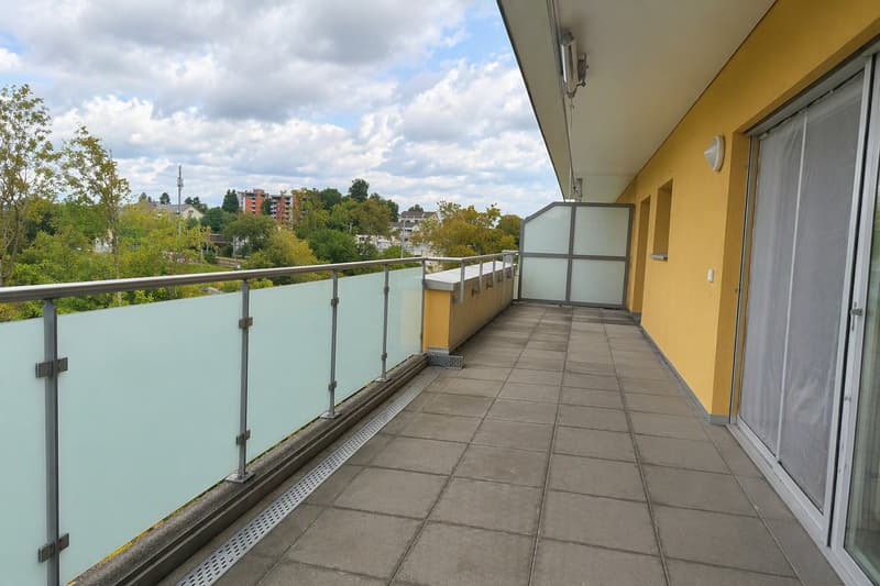 Bright 2.5-room apartment with balcony in Flawil (1)