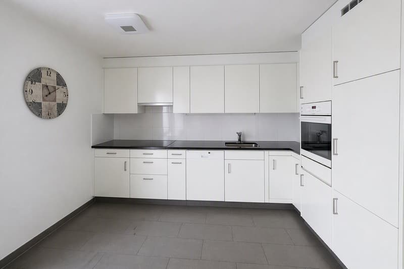 Bright 2.5-room apartment with balcony in Flawil (4)