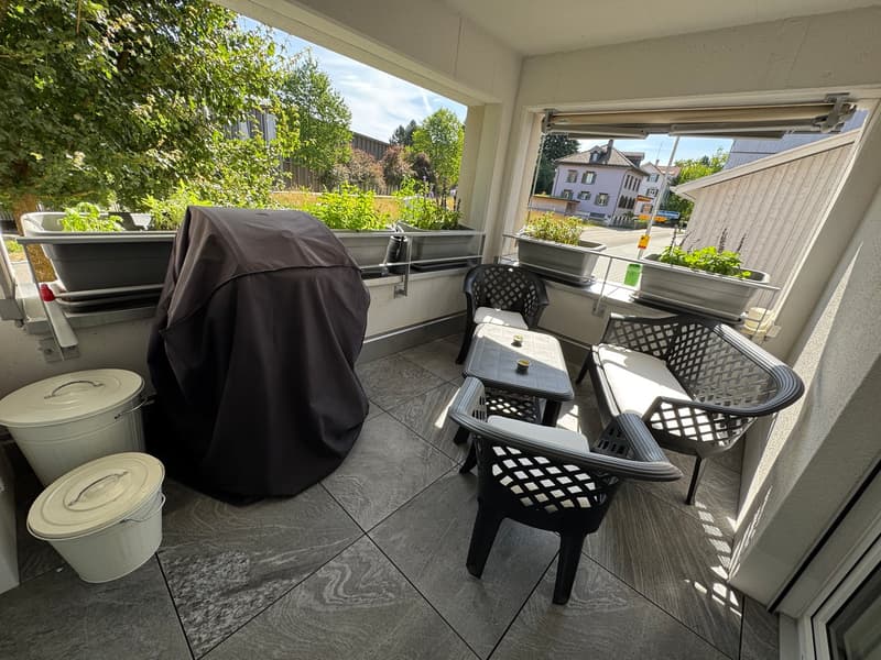 Modern 2.5-room apartment with balcony in Flawil (5)
