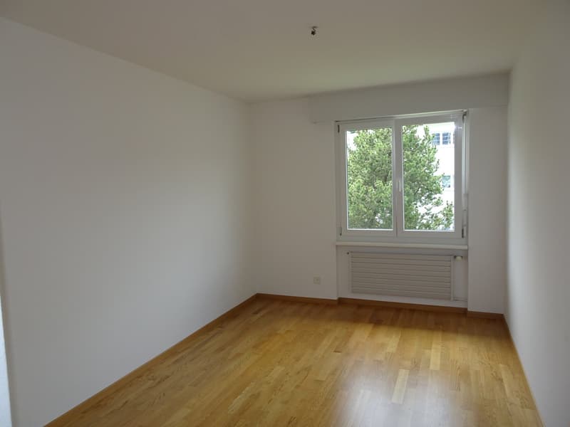 Schöne 5.5 Zi. Wohnung mit Balkon an bester Lage (6)